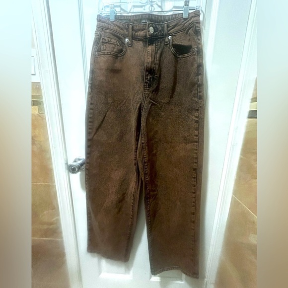 wild fable Denim - NWOT Wild Fable High-Rise
Baggy Jean Women's Size 4/27R
Brown Denim 5-Pocket